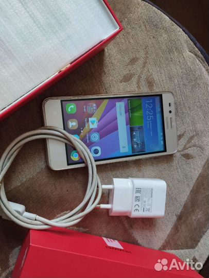 Смартфон Huawei Y3ii