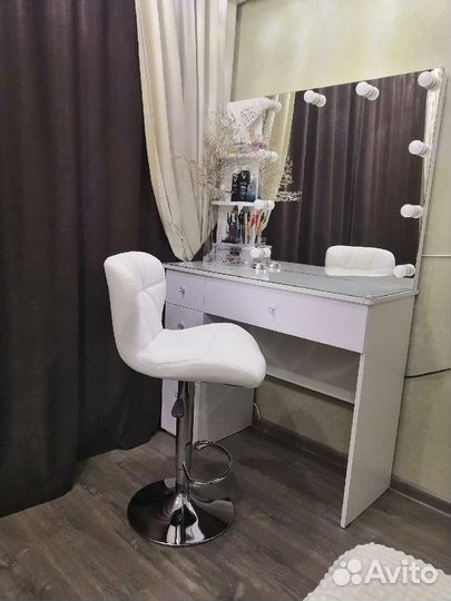 Туалетный столик