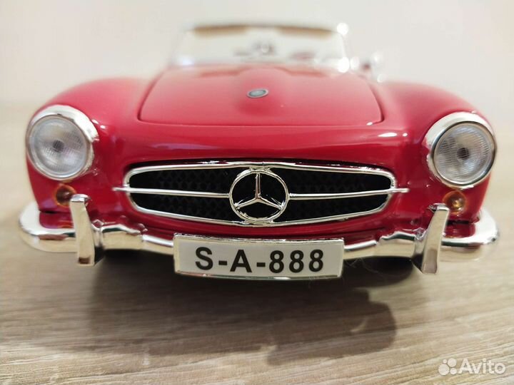 Модель 1:18, новая, Mercedes-Benz 190SL 1955