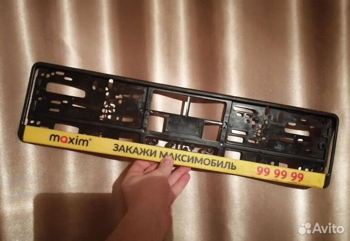 Рамка для номера автомобиля