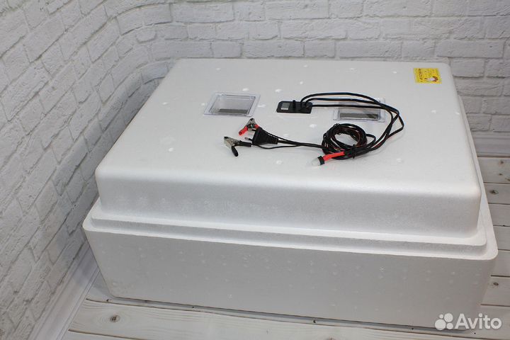 Инкубатор несушка на 104 яйца автоповорот