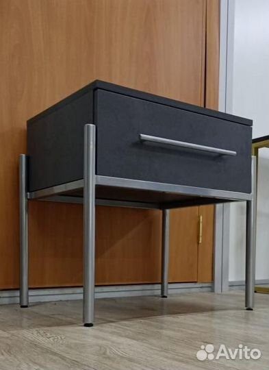 Тумба прикроватная