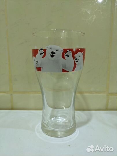 Два бокала Coca-Cola с белыми медведями