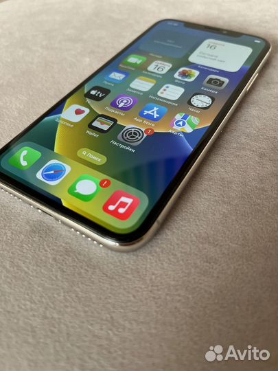iPhone X, 64 ГБ