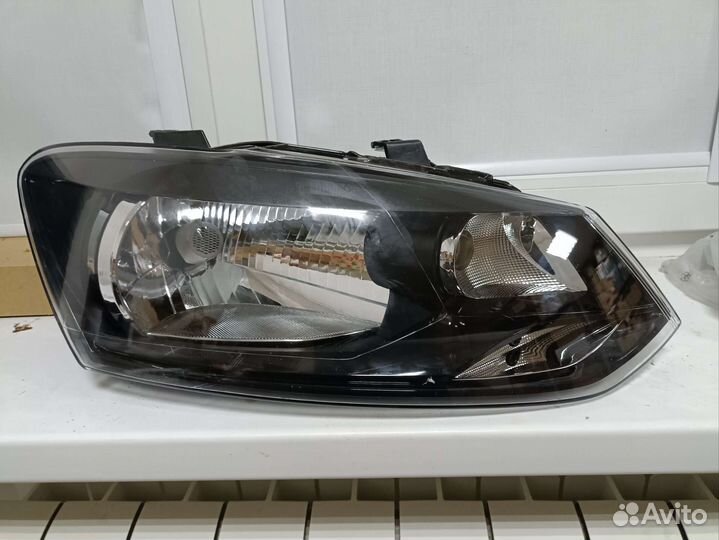 Фара Volkswagen Polo правая 10-15Г