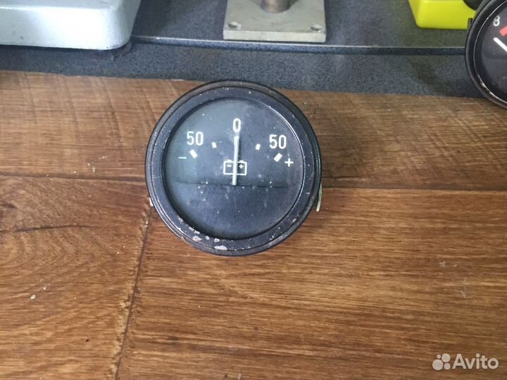 Амперметр автомобильный