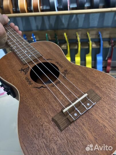 Flight DUC323 EQ укулеле