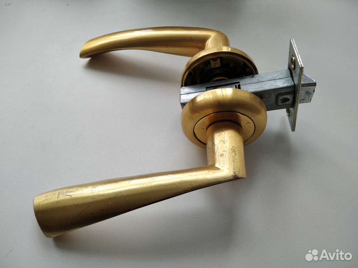 Дверная ручка межкомнатная