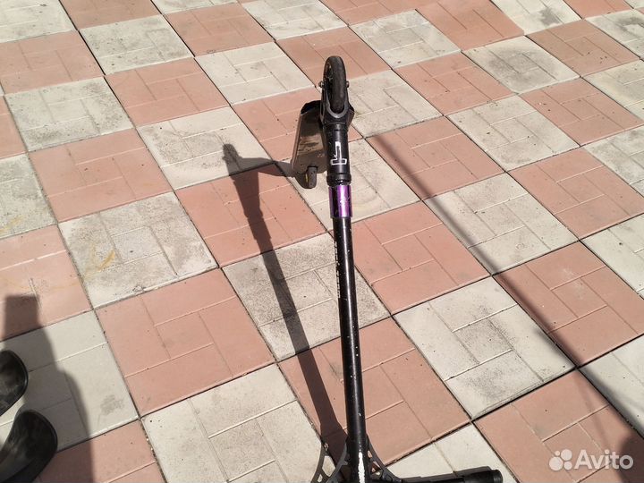 Трюковой самокат tech team comrade