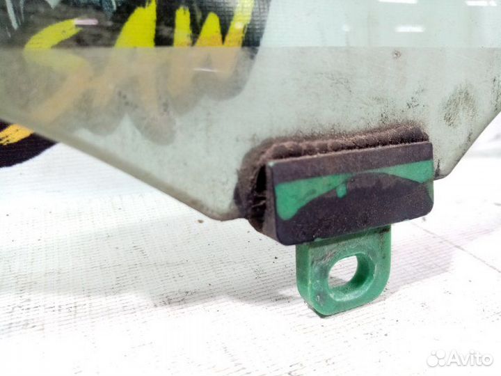 Стекло двери переднее правое Toyota Camry ACV40