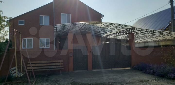 Дом 293 м² на участке 10 сот.