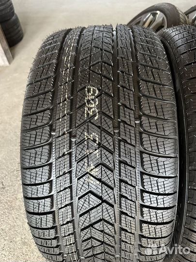 Pirelli Scorpion Winter 275/40 R22 и 315/35 R22 111V