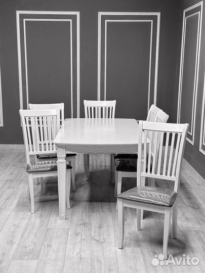 В наличии стол