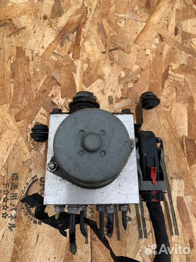 Блок abs Volkswagen Tiguan 2007-2011