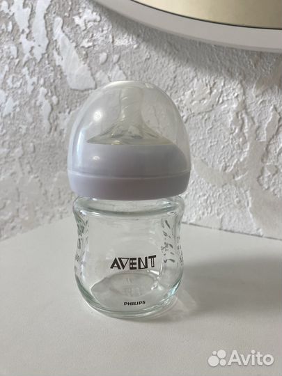 Бутылочка стеклянная для кормления Avent от 0+