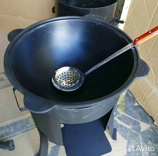 Казан чугунный с печкой