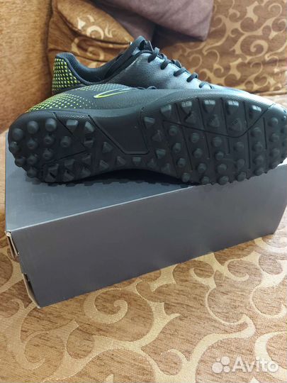 Бутсы сороконожки demix 39р