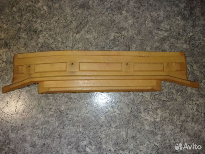 Детали отделки люка Audi 80 B3