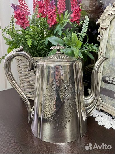 Посеребрённый чайник Англия