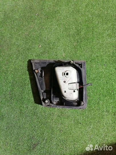 Фонарь задний внутренний правый Mazda 626