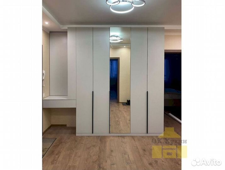 Угловой шкаф