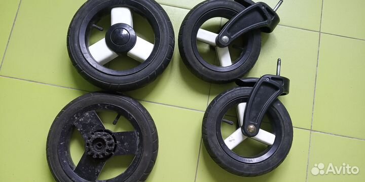Колёса надувные для детской коляски разные
