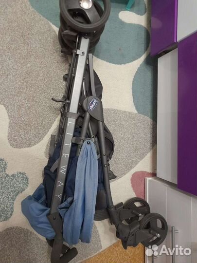 Прогулочная коляска трость