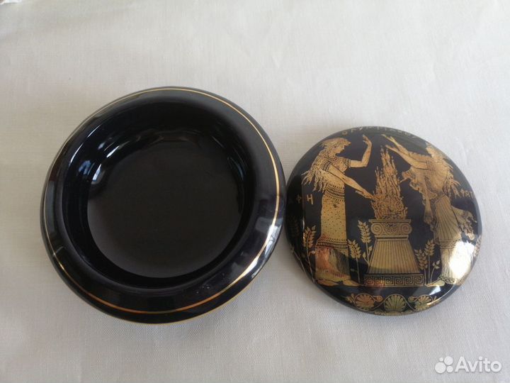 Шкатулка пудреница Олимпиада Греция с позолотой