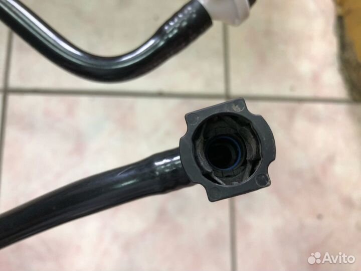 Трубка вакуумника Mercedes GLK X204