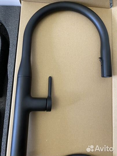 Смеситель кухонный с гибким изливом