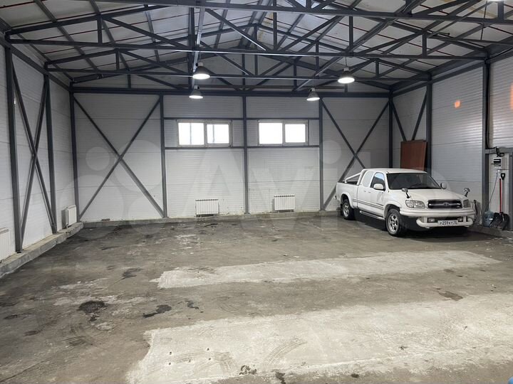 Здание, 220 м²