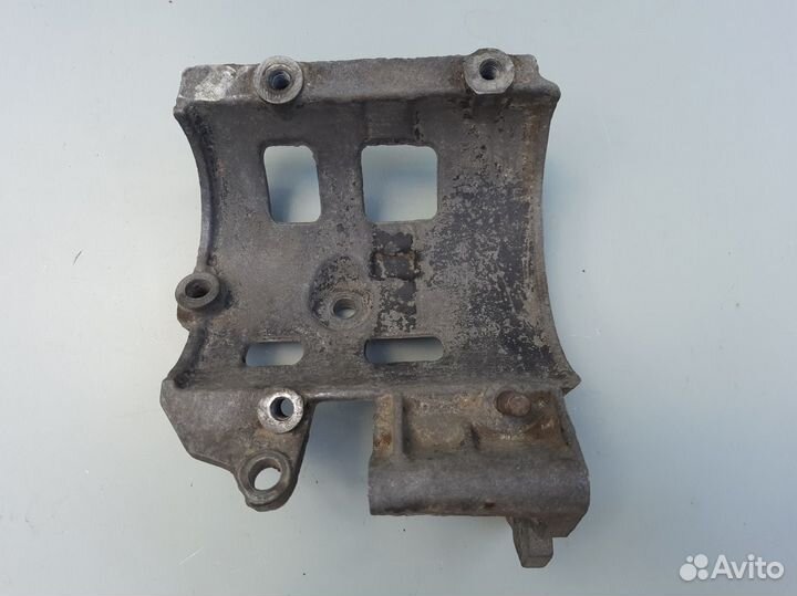 Крепление двигателя Dodge Caravan 2