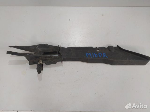 Накладка крыла передняя левая Ford Focus 2