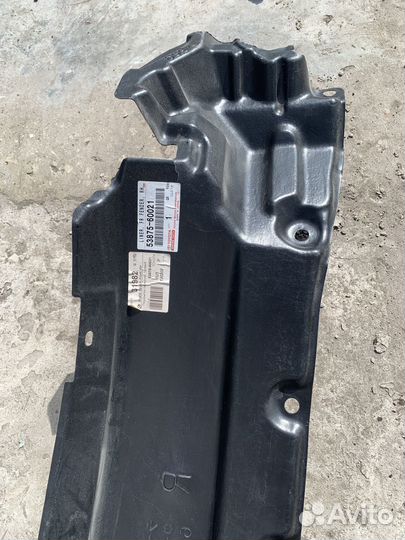 Подкрылок для Тойота передний правый