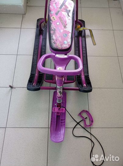 Детский снегокат со спинкой