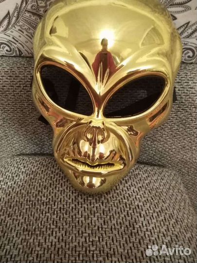 Маска маскарадная