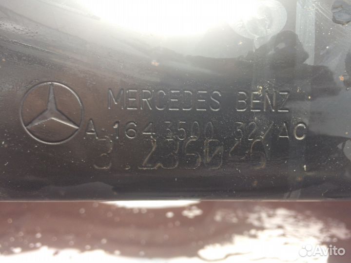 Подрамник задний Mercedes GL ML A1643500327A1A