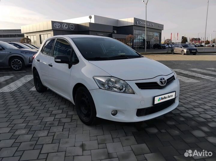 Toyota Auris 1.6 AT, 2011, 140 000 км