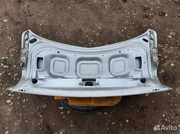 Крышка багажника Renault Megane 2