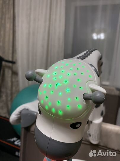 Мобиль на кроватку жираф