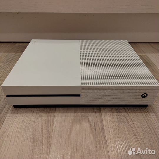 Xbox One S, 1TB, игры