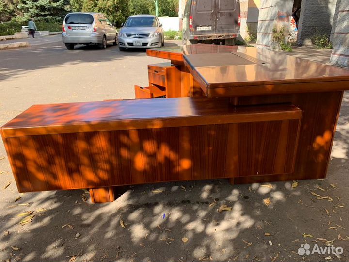 Стол руководителя