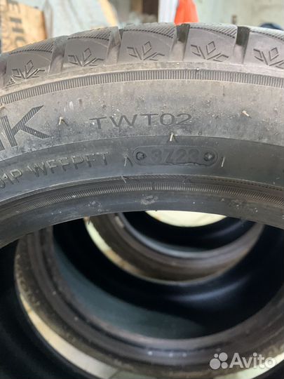 Triangle Snowlink TWT02 235/45 R17 94V