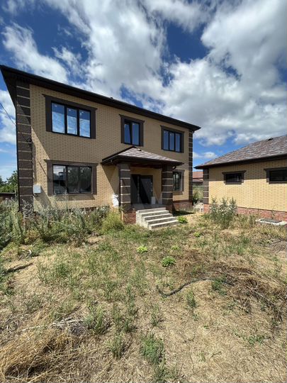 Дом 180 м² на участке 10 сот.