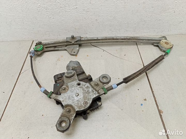 Стеклоподъемник электрический задний правый