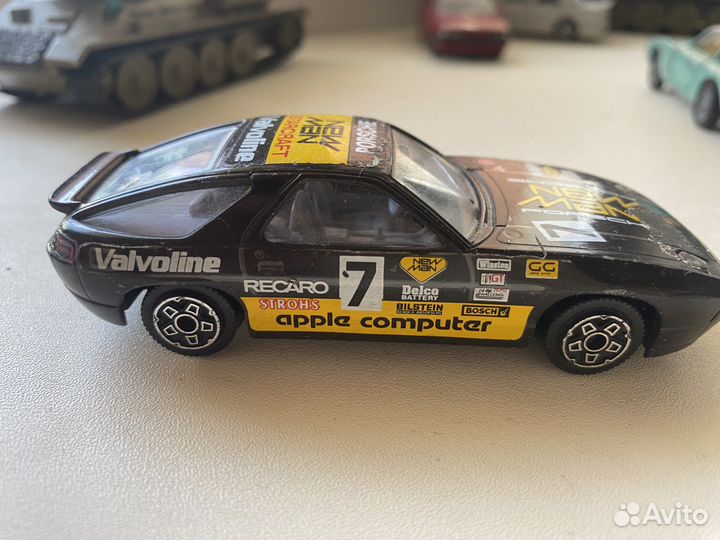 Модель Porshe 928 s4