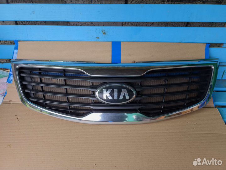 Решетка радиатора передняя Kia Sportage 3 SL