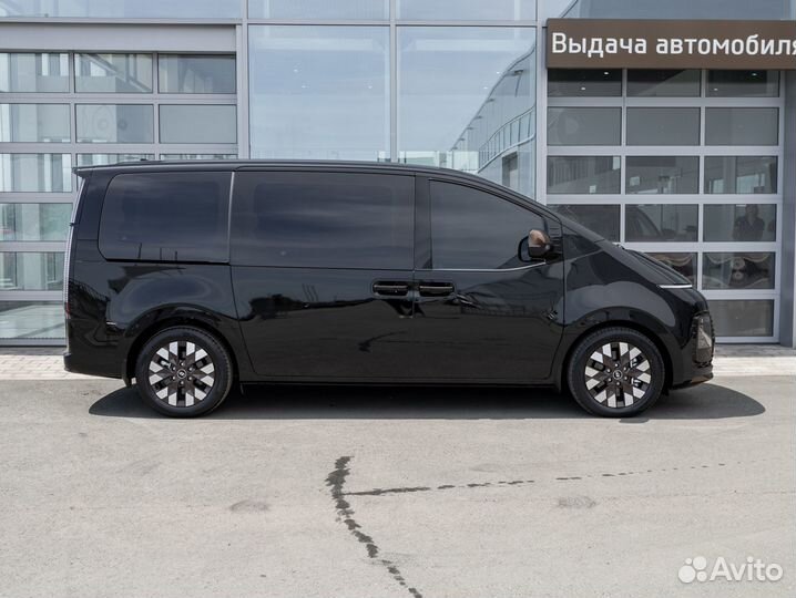 Hyundai Staria 2.2 AT, 2022