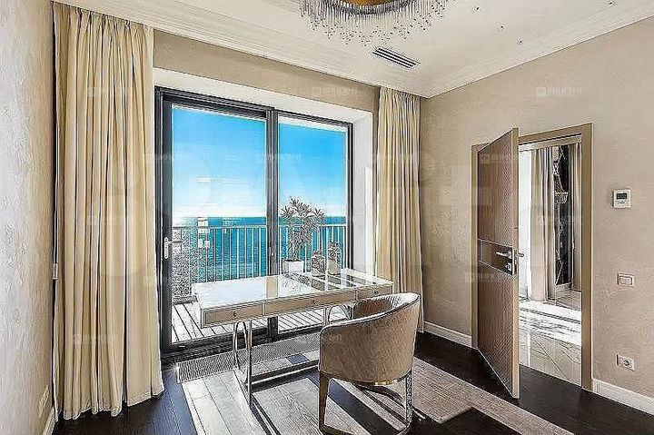 2-к. квартира, 72 м², 8/20 эт.