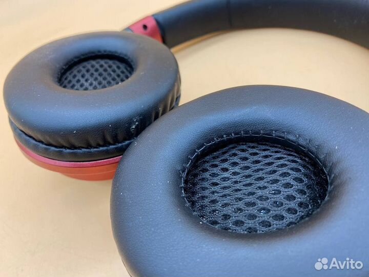 831670 Bluetooth-наушники